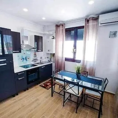 Timeia Apartament * Navodari